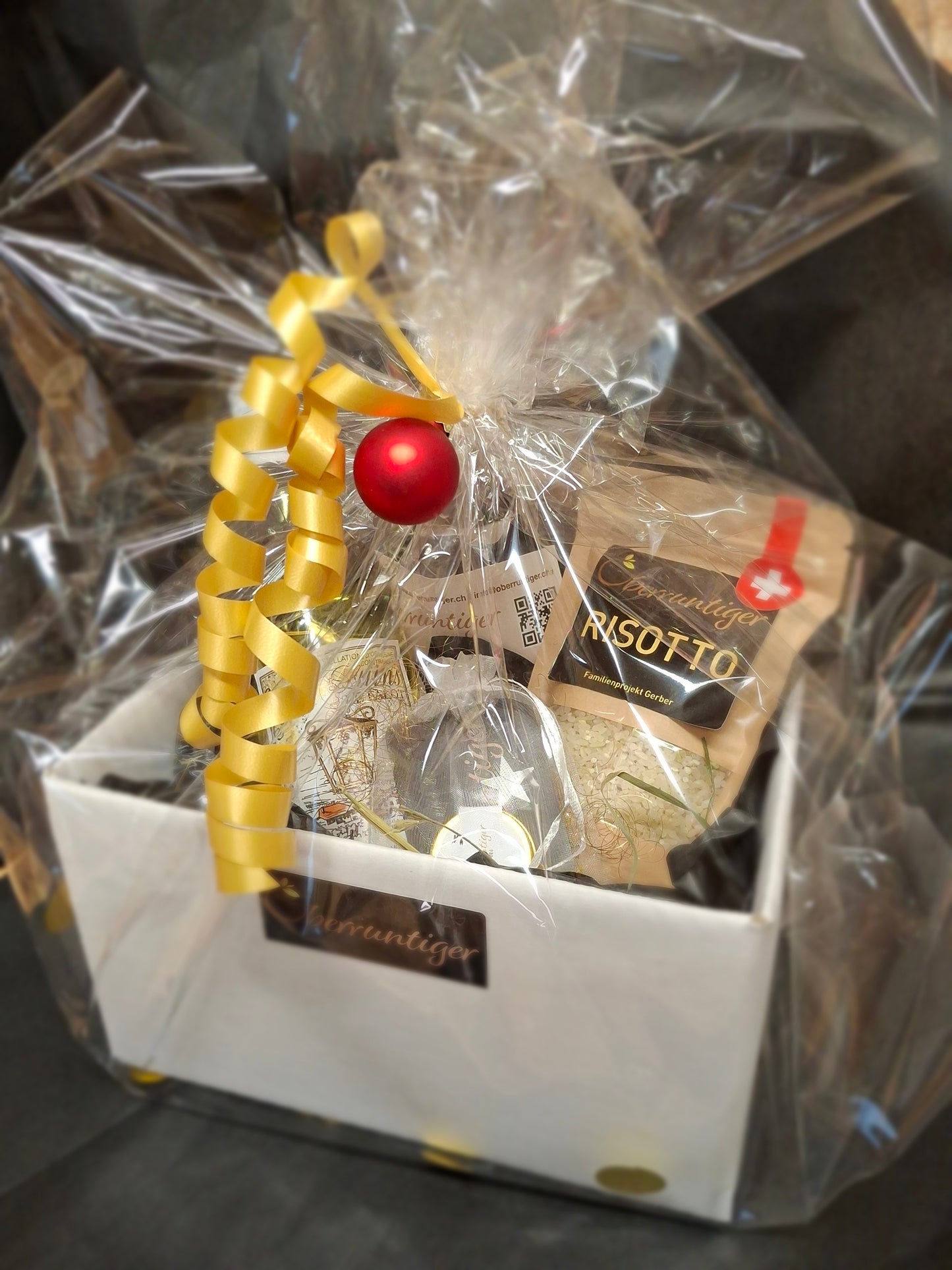 Geschenkbox 0.25g Schweizer Safran mit Oberruntiger Risotto-Reis sowie mit Weisswein